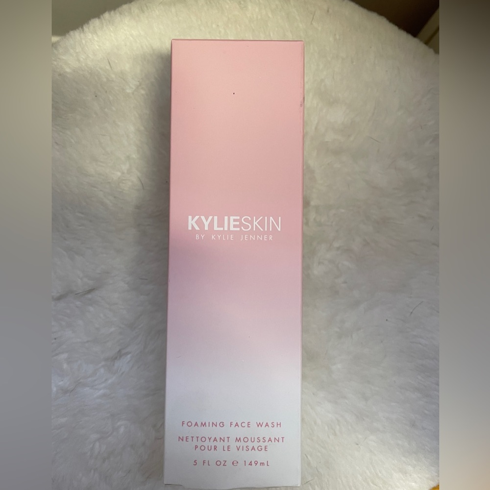 Kylie Skin Foaming Face Wash *New*